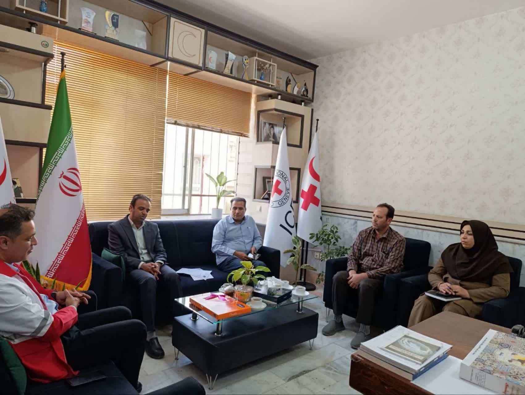 تداوم همکاری‌ هلال احمر برای حمایت از بیماران نیازمند در شهرستان زاوه